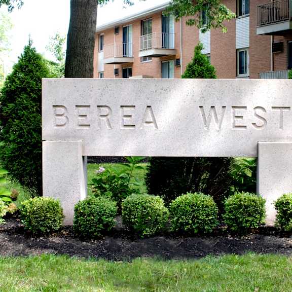 a sign at integrity berea apartments, apartments, berea, oh