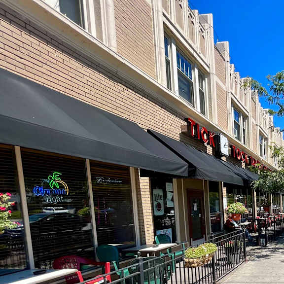 shopping and dining at integrity gold coast, cleveland, ohio