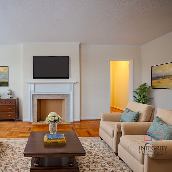 living room with tv at shaker collection, cleveland