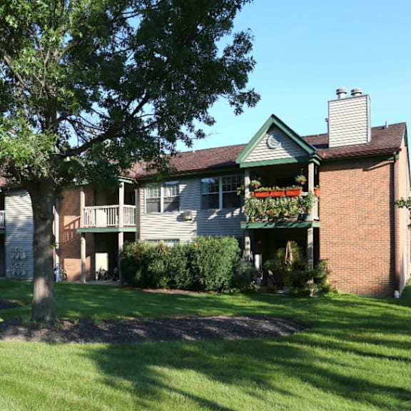 park like setting at hunt club apartments, copley ohio