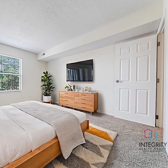 bedroom with closets at hunt club apartments, copley, oh, 44321