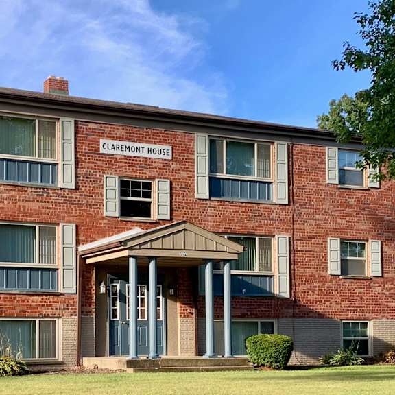 elegant exterior view of property at river run apartments, ohio