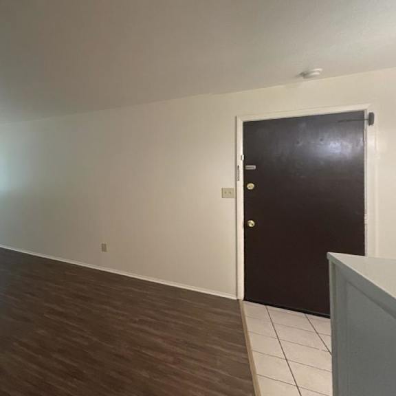 2 bed 1 bath living room at jordan court apartments, integrity realty, kent, oh