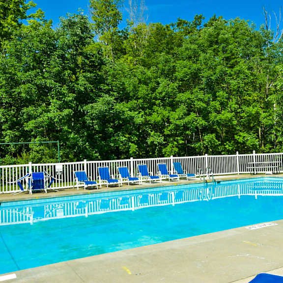 swimming pool at huntington hills townhomes, integrity realty, stow, oh