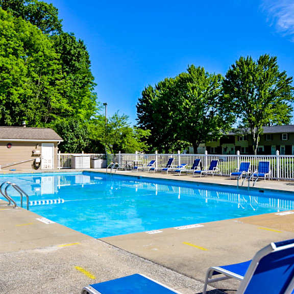 resort style pool at huntington hills townhomes, integrity realty, stow, oh, 44224