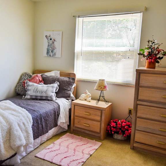 small bedroom at huntington hills townhomes, integrity realty, ohio, 44224