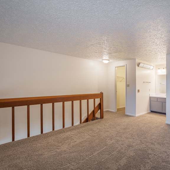 spacious loft bedrooms at woodland pointe apartments and townhomes, integrity realty, kent, oh, 44240
