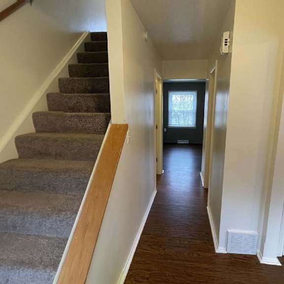 hallway at woodland pointe apartments and townhomes, integrity realty, kent, oh