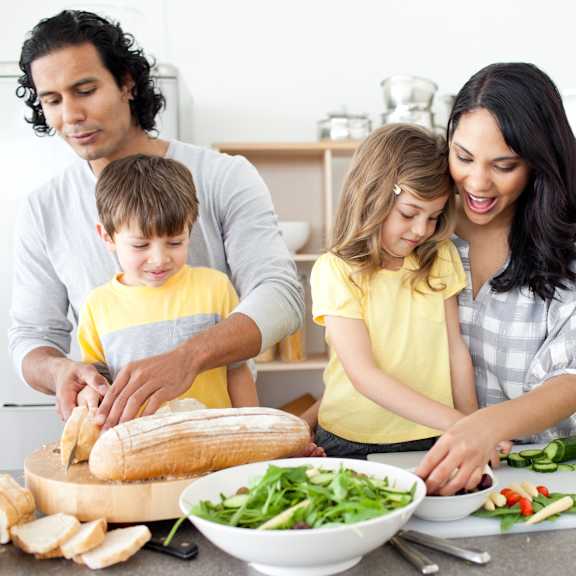 family preparing dinner together