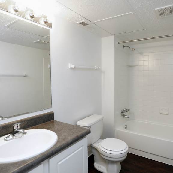 windsor court bathroom