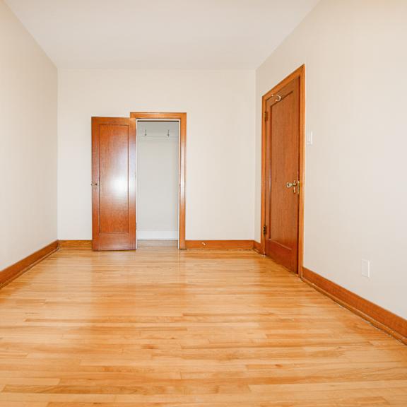 370 stradbrook apartment