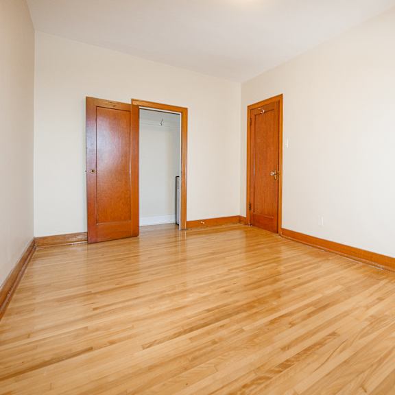 370 stradbrook apartment
