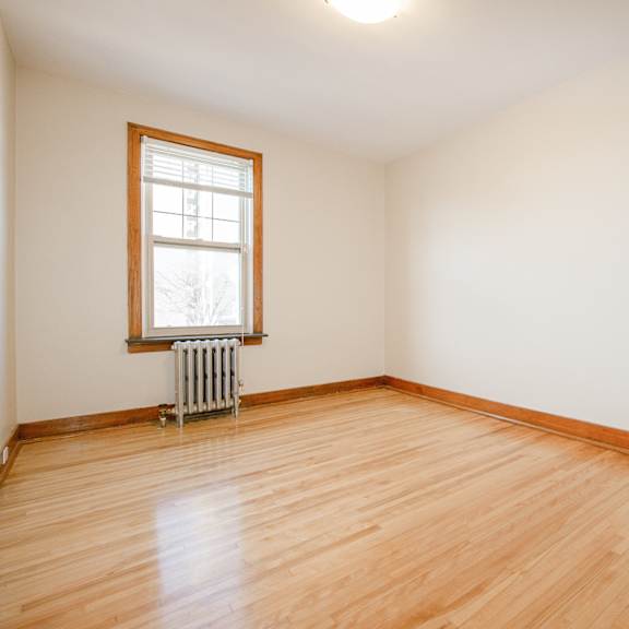 370 stradbrook apartment