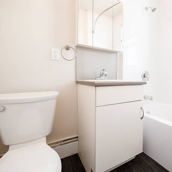 370 stradbrook apartment