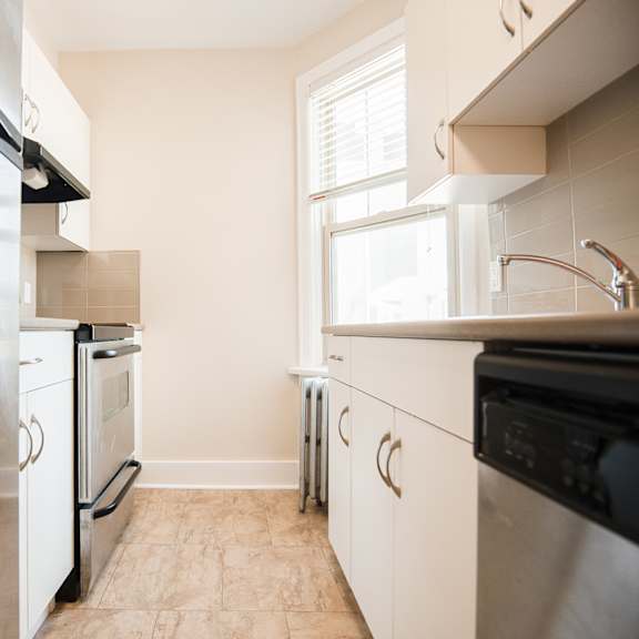 370 stradbrook apartment