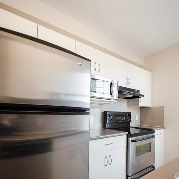 370 stradbrook apartment