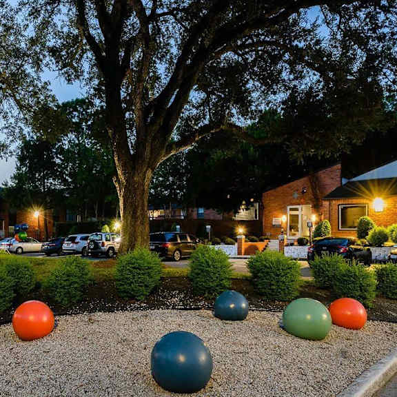 bocce courtyard at the daphne apartments, the barvin group, houston, 77054