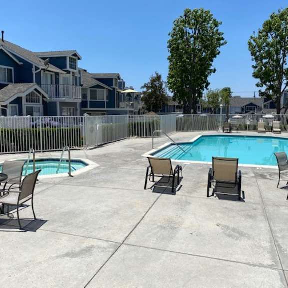 community pool/spa