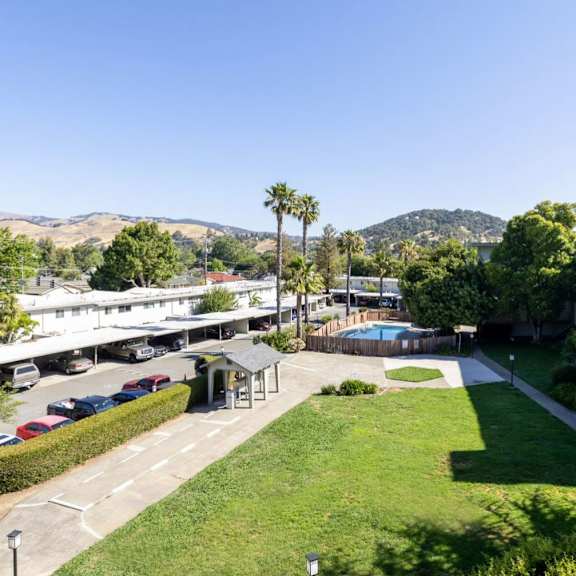 ample parking space at terra linda manor, san rafael, ca, 94903