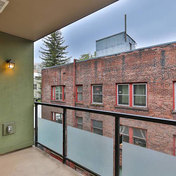 private balcony or patio at charbonneau, seattle