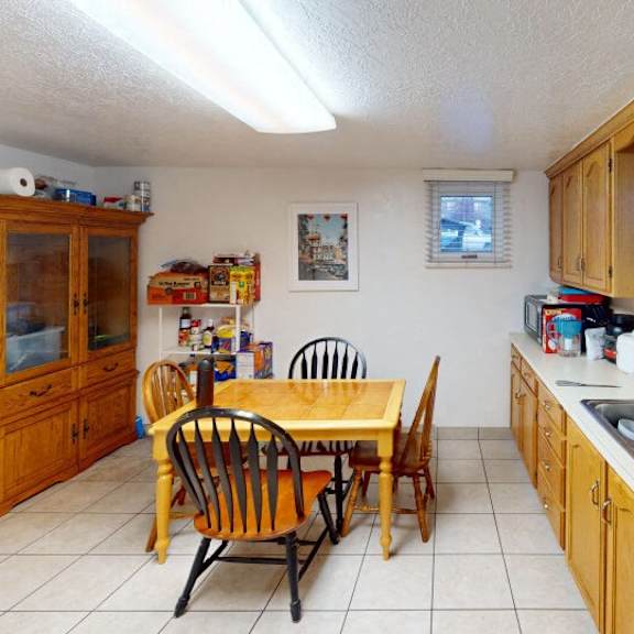 3x1 - shared room basement