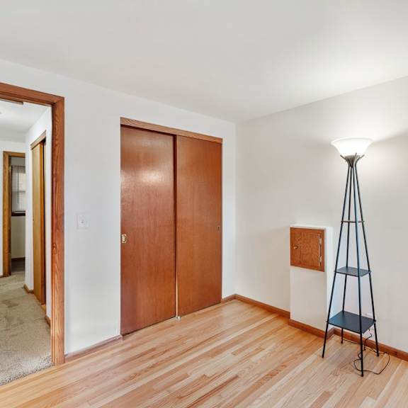 townhomes of wauwatosa bedroom