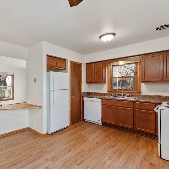 townhomes of wauwatosa kitchen
