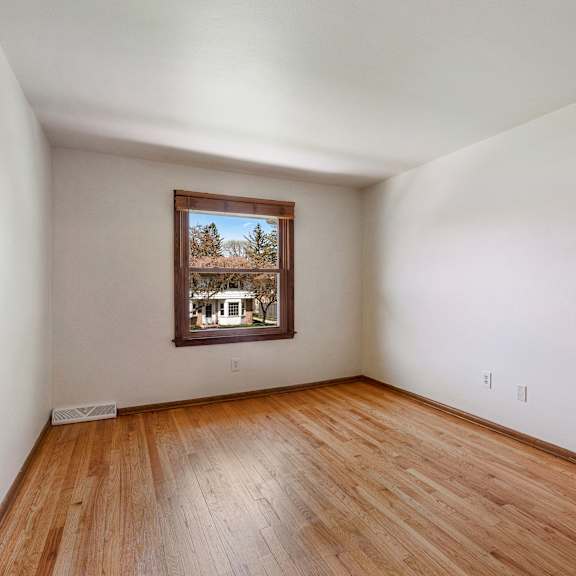 mohawk townhomes bedroom
