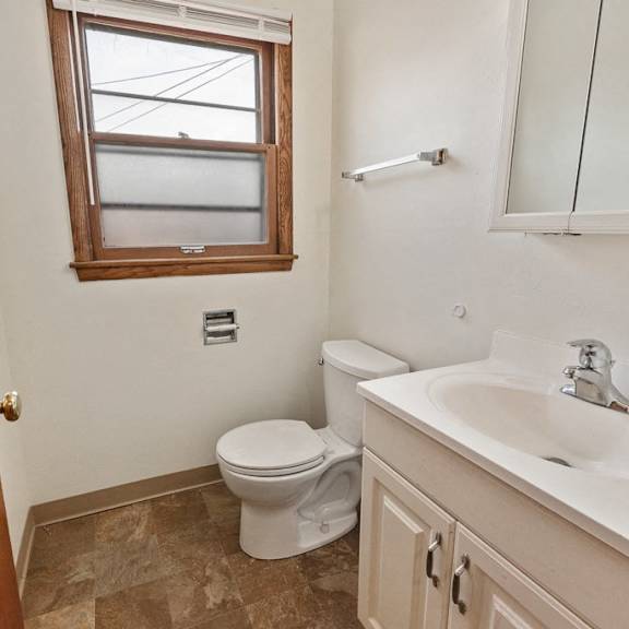beckett townhomes guest bathroom