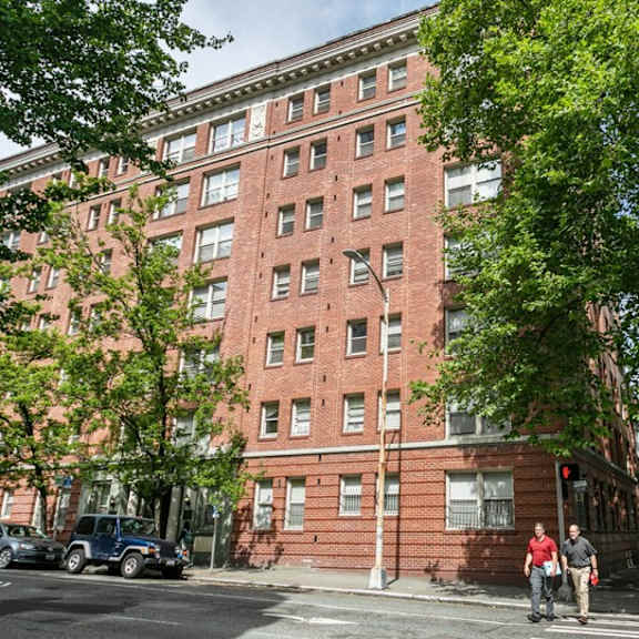 exterior view at the windham apartments, seattle