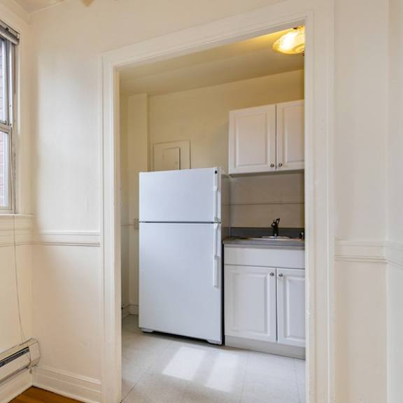 kitchen at the windham apartments, seattle, 98121