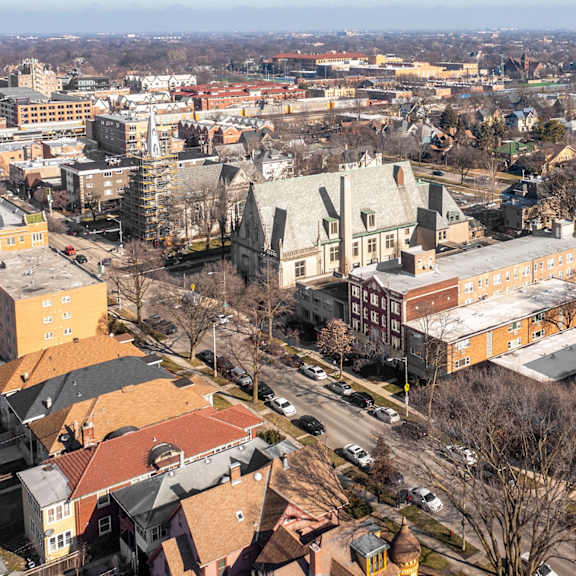 a cityscape with buildings and roads at pleasant oak apartments, oak park, il