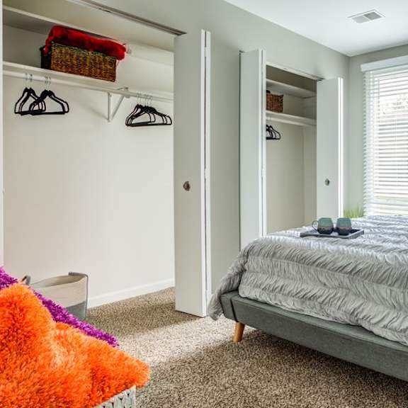 bedroom with lamp at the view apartments st charles, st charles, 60174