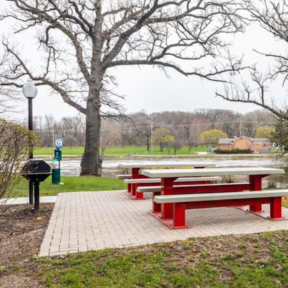 outdoor area at the view apartments st charles, st charles, il, 60174