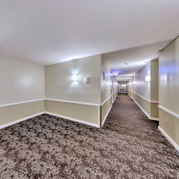 a long hallway with carpets at oak park city, oak park, 60301
