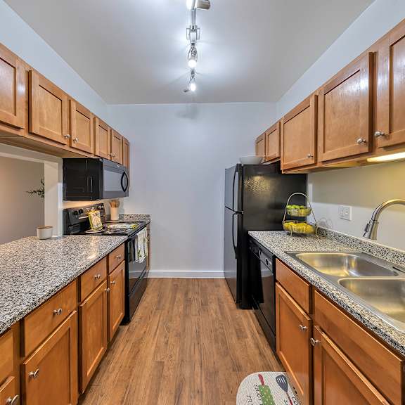 kitchen with granite countertops at oak park city, oak park