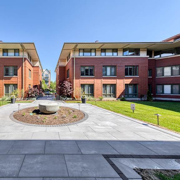 courtyard with a fountain at oak park city, oak park, il