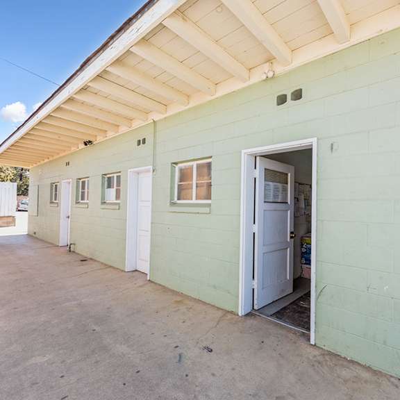 alturas fillmore exterior view of laundry room
