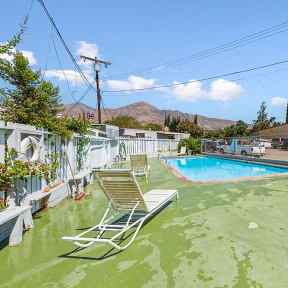 alturas fillmore pool