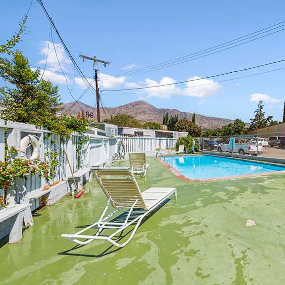 alturas fillmore pool