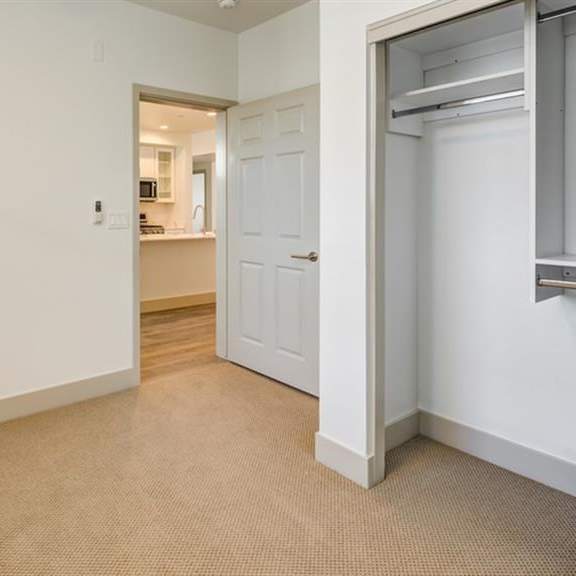 bedroom with closet at arrive los carneros ii, goleta