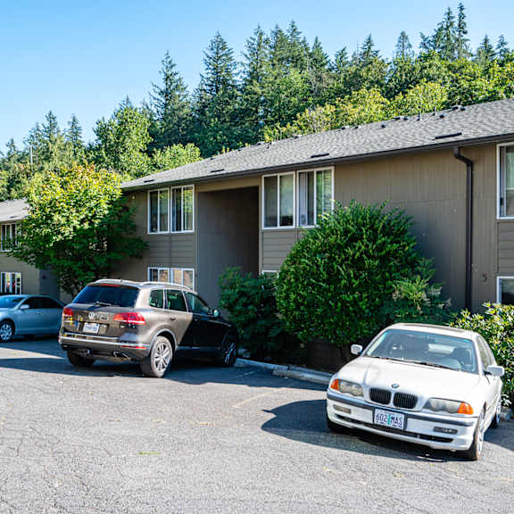 ample parking space at timberlee, portland
