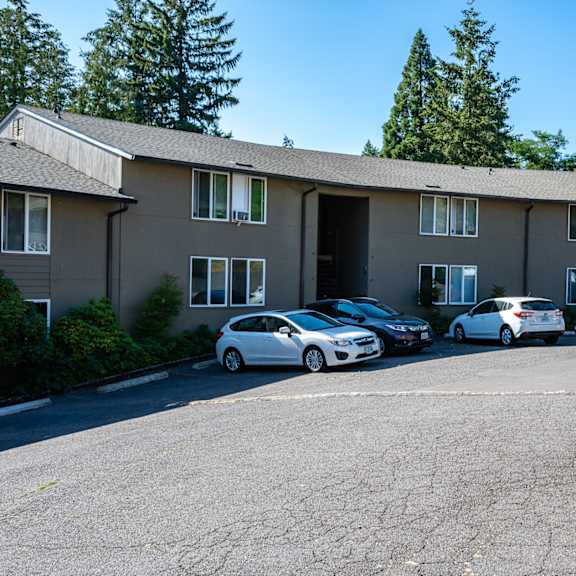 ample parking area at timberlee, oregon , 97221