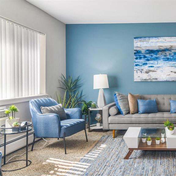 living room at renew aurora, aurora, il, 60506