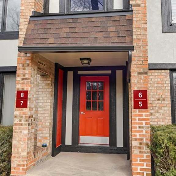entrance at the clarendon apartment homes, clarendon, 60514