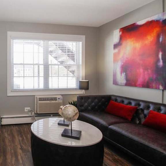 living room with tv at the hinsdale, illinois, 60521