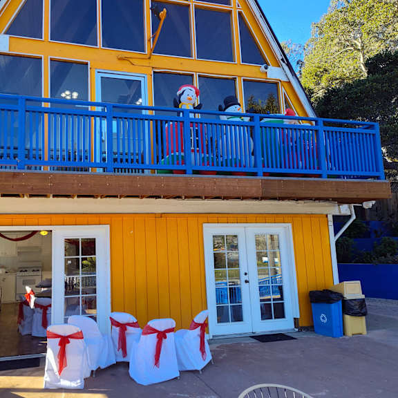view of the main cabin at salinas sunset apartments, salinas, 93907