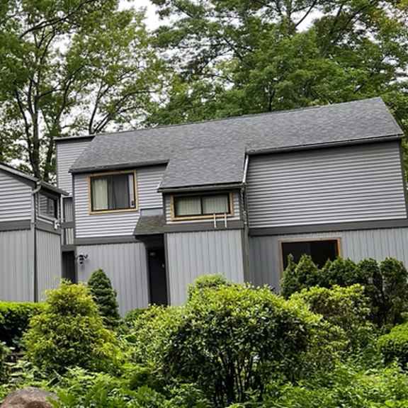 exterior view at little eagle bay apartments, vermont