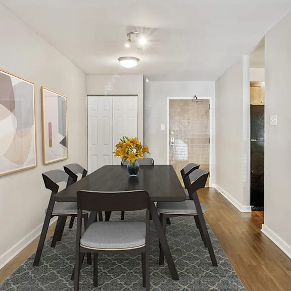 dining room with a table and chairs at oak park city, illinois