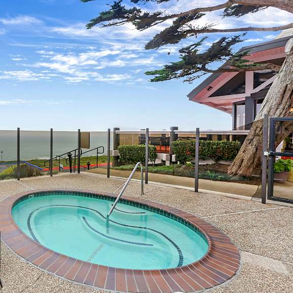hot tub with ocean views  at oceanaire apartment homes, pacifica, california